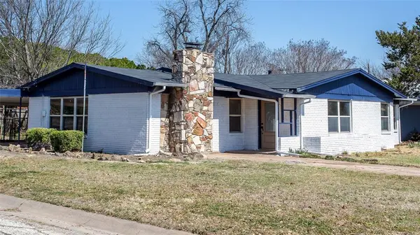 1116 W Howard, Olney, TX 76374