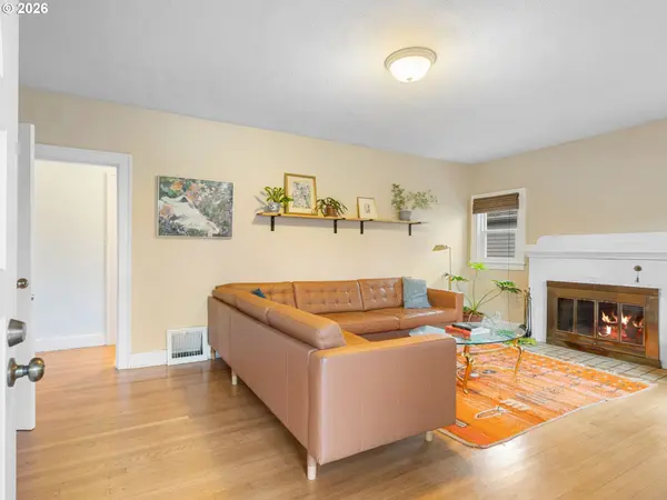 1310 NE 70TH AVE, Portland, OR 97213