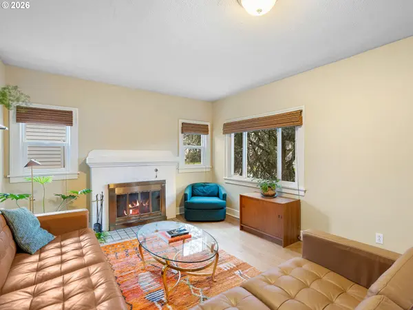 1310 NE 70TH AVE, Portland, OR 97213