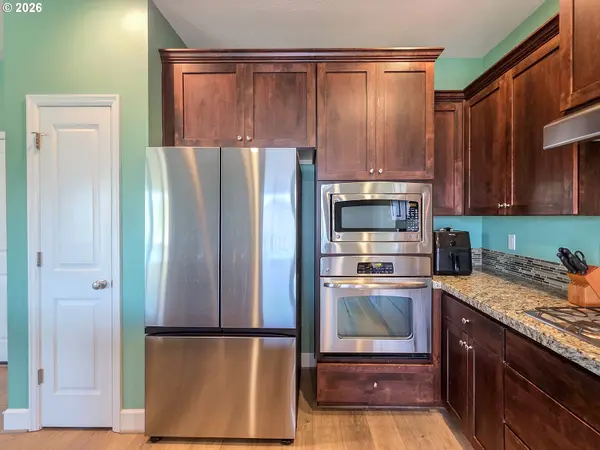 1109 STONEWALL AVE, Forest Grove, OR 97116