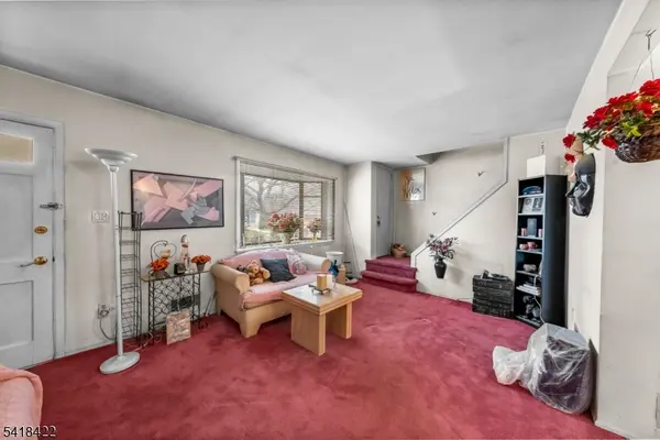 44 Doherty Dr, Clifton City, NJ 07013