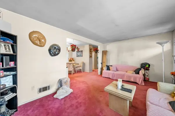 44 Doherty Dr, Clifton City, NJ 07013