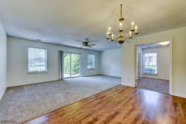 1 Gerald Ct, Lebanon Boro, NJ 08833