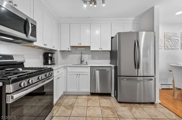 810 Cricket Ln, Woodbridge Twp., NJ 07095