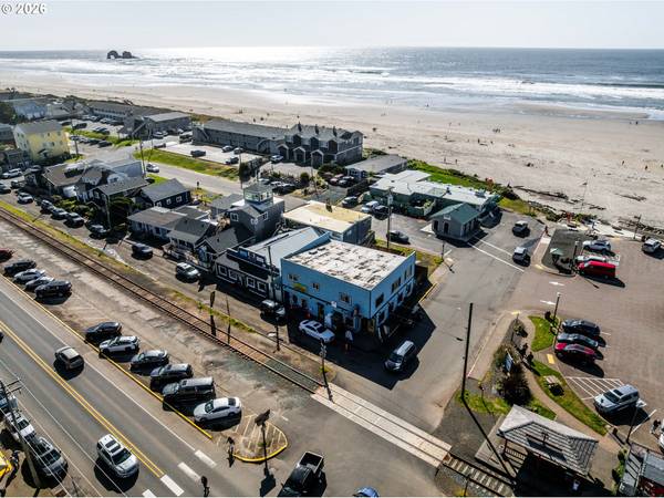 101 S MILLER ST, Rockaway Beach, OR 97136