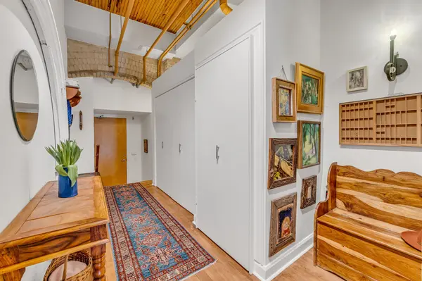 993 Queen ST W #208, Toronto C01, ON M6J 1H2