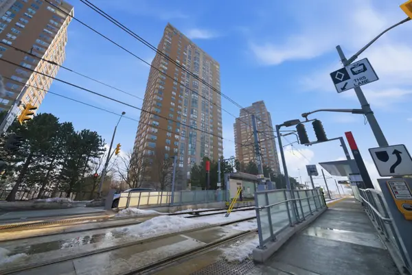 215 Wynford DR #2002, Toronto C11, ON M3C 3P5