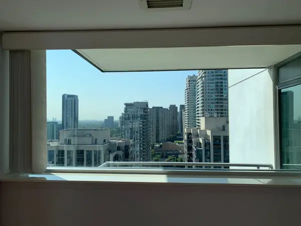 21 Hillcrest AVE #2203, Toronto C14, ON M2N 7K2