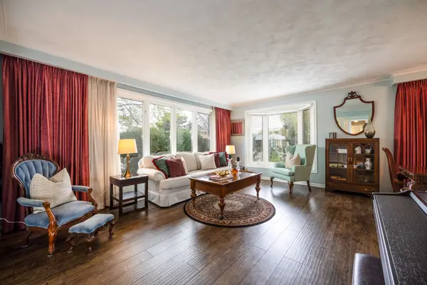 48 Greengrove CRES, Toronto C13, ON M3A 1H9