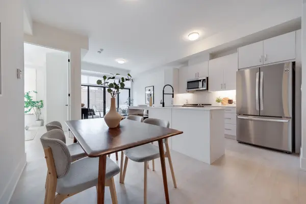 14 Dewhurst BLVD #101, Toronto E03, ON M4J 3H9