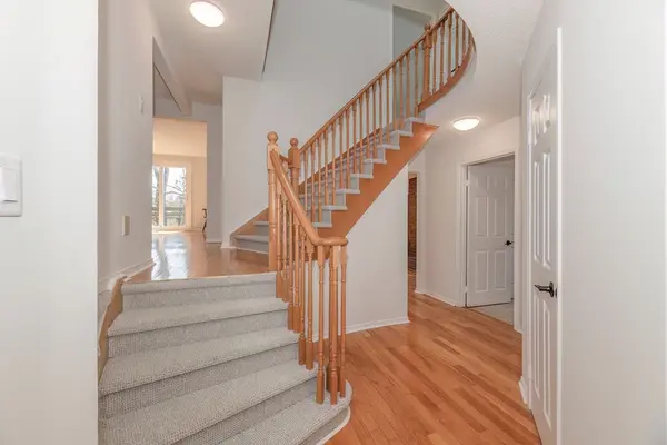 19 Glenthorne DR, Toronto E10, ON M1C 3S9