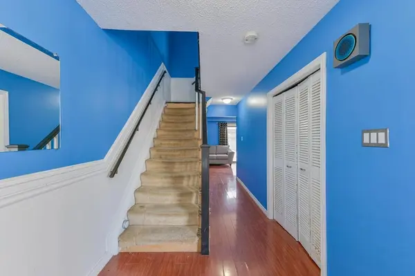 7 Loscombe DR, Clarington, ON L1C 3S8