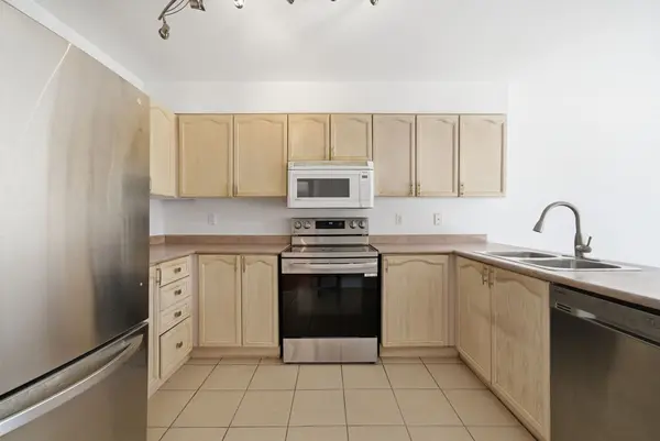 158 Madden PL, Clarington, ON L1C 5K4