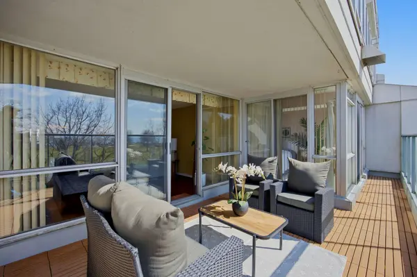 45 Cumberland LN #306, Ajax, ON L1S 7K3