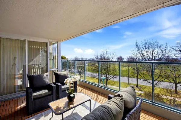 45 Cumberland LN #306, Ajax, ON L1S 7K3