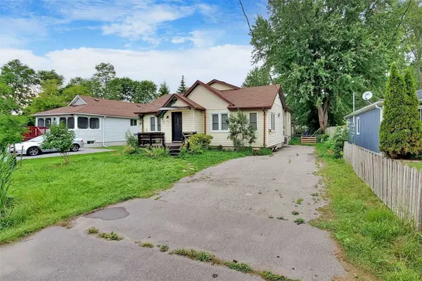 202 Garden AVE, Georgina, ON L4P 2L4