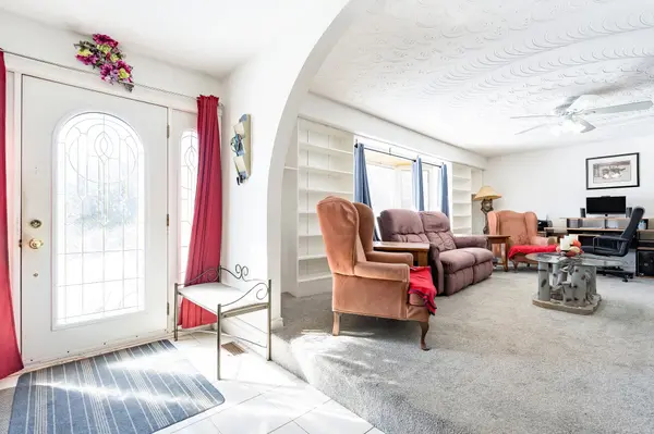 706 James ST, Innisfil, ON L9S 2G7