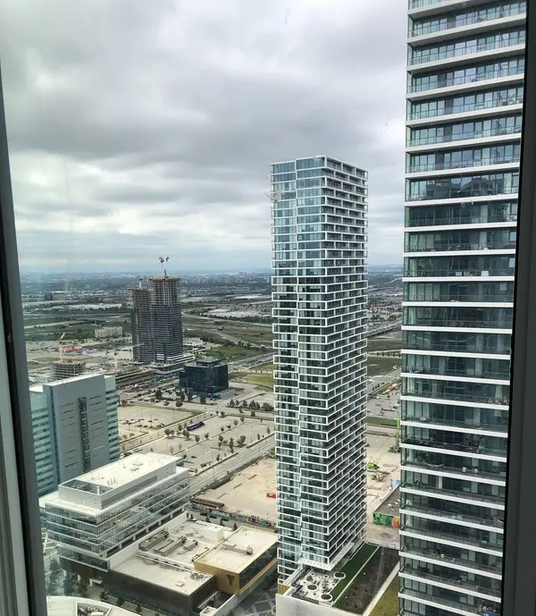 1000 Portage Pkwy #5011, Vaughan, ON L4K 0L1