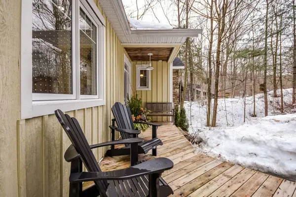 11 Beechwood RD, Oro-medonte, ON L4M 4Y8