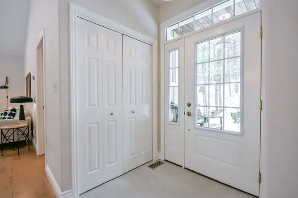 11 Beechwood RD, Oro-medonte, ON L4M 4Y8