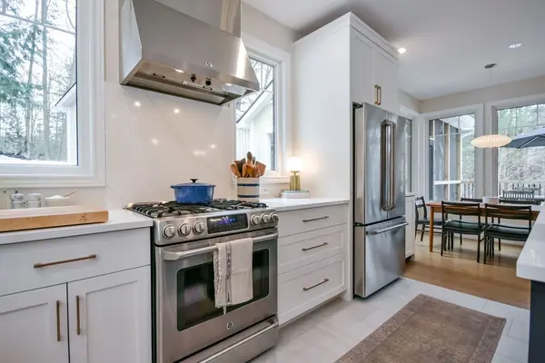 11 Beechwood RD, Oro-medonte, ON L4M 4Y8