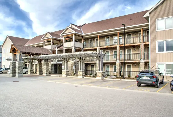 5 Anchorage CRES #102, Collingwood, ON L9Y 0Y6