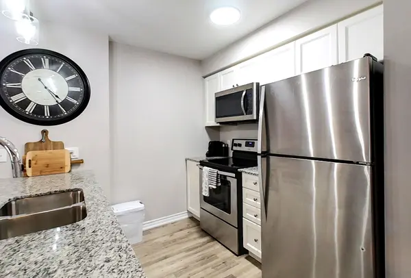 5 Anchorage CRES #102, Collingwood, ON L9Y 0Y6