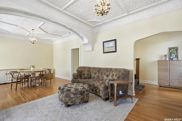 921 10th AVENUE N, Saskatoon, SK S7K 3A3