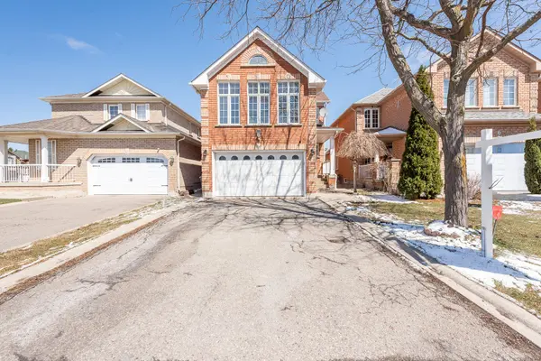3 Todmorden DR, Brampton, ON L7A 1M5