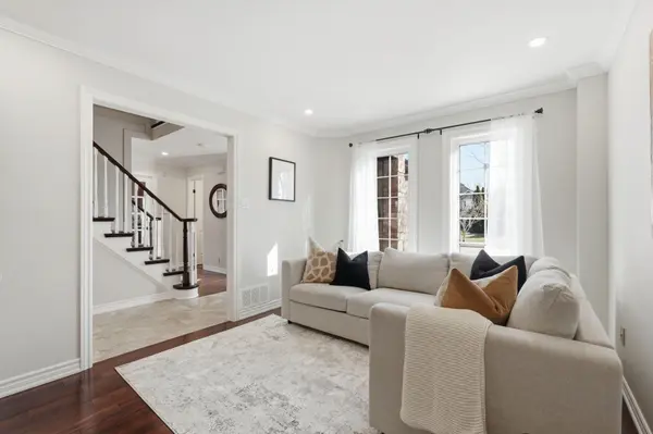 2443 NEWPORT ST, Burlington, ON L7M 3Y1