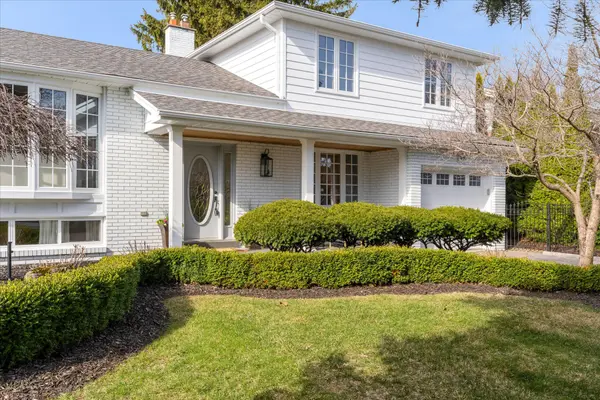 194 SOLINGATE DR, Oakville, ON L6L 3T1