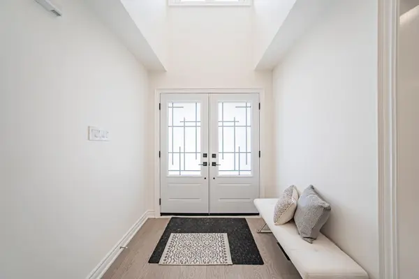 2211 Rockingham DR, Oakville, ON L6H 6E8