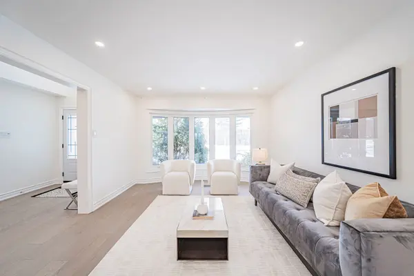 2211 Rockingham DR, Oakville, ON L6H 6E8