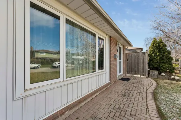 21 Willis DR, Brampton, ON L6W 1A8