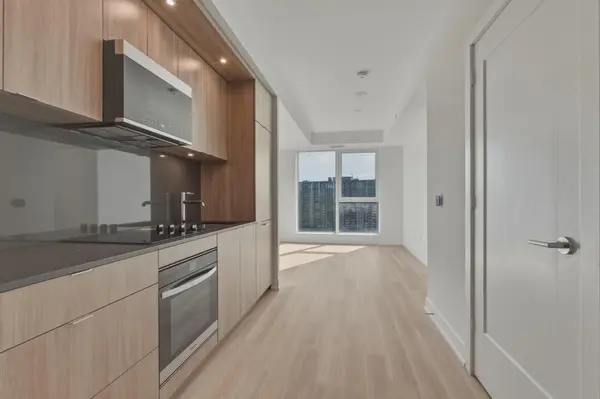 25 Cordova AVE #1507, Toronto W08, ON M9A 0E5