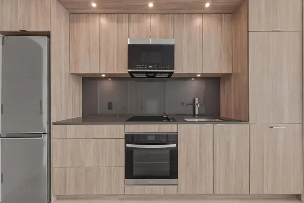 25 Cordova AVE #1507, Toronto W08, ON M9A 0E5