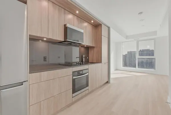 25 Cordova AVE #1507, Toronto W08, ON M9A 0E5