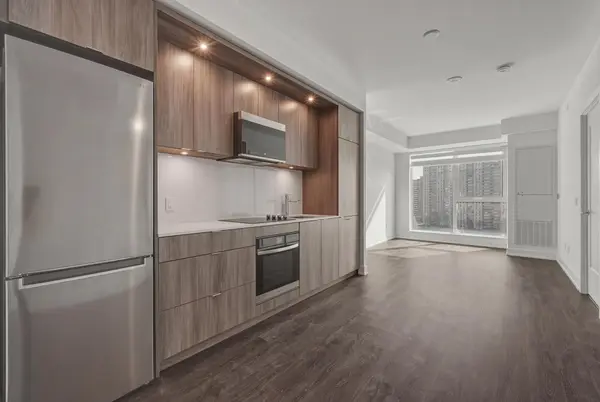 25 Cordova AVE #1010, Toronto W08, ON M9A 0E5