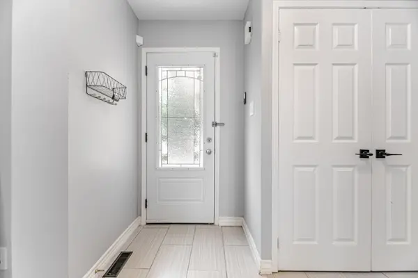 56 Valonia DR, Brampton, ON L6V 4K1