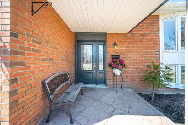 68 Elgin DR, Brampton, ON L6Y 1A8