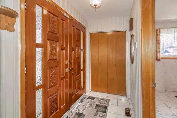 7368 Redstone RD, Mississauga, ON L4T 2A9