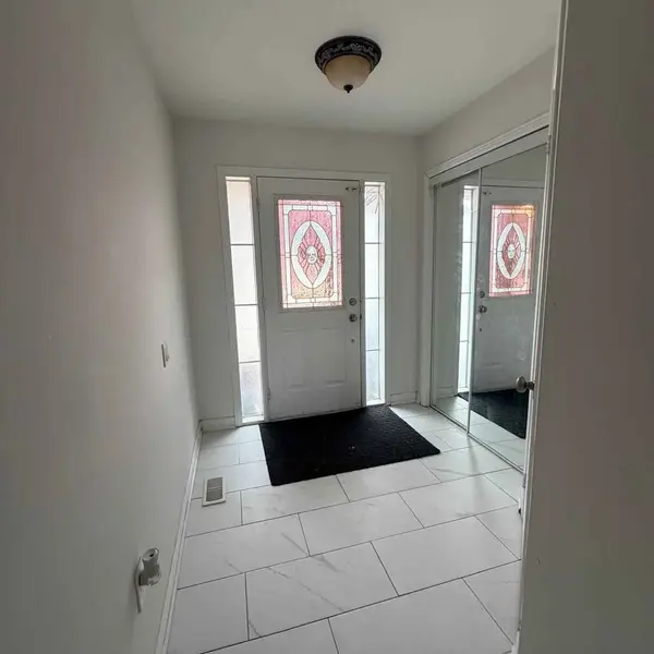 35 View Green CRES #G, Toronto W10, ON M9W 7E1