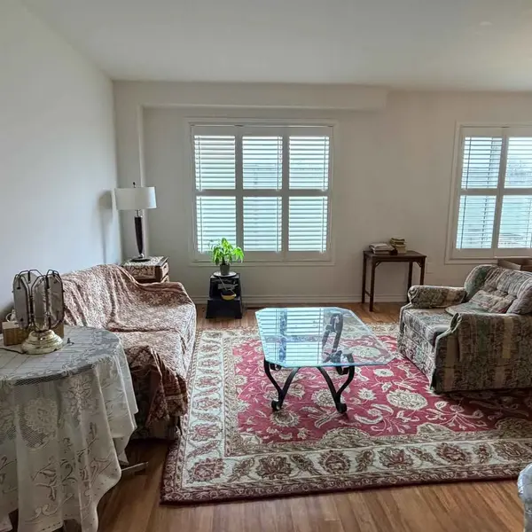 35 View Green CRES #G, Toronto W10, ON M9W 7E1