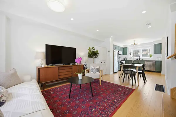 91 Weston RD #66, Toronto W02, ON M6N 5H4