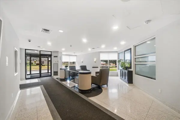 12 Laurelcrest ST #713, Brampton, ON L6S 5Y4