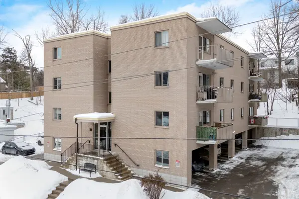 49 Park AVE #402, Halton Hills, ON L7G 3H9