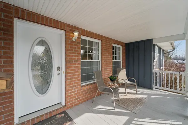 10 Olympia CT, Kawartha Lakes, ON K9V 6C8