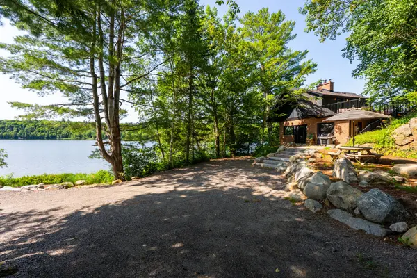 1023 MCCABE RD, Lake Of Bays, ON P0B 1A0