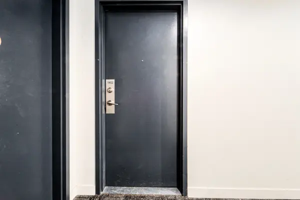 128 King ST N #1402, Waterloo, ON N2J 0E9