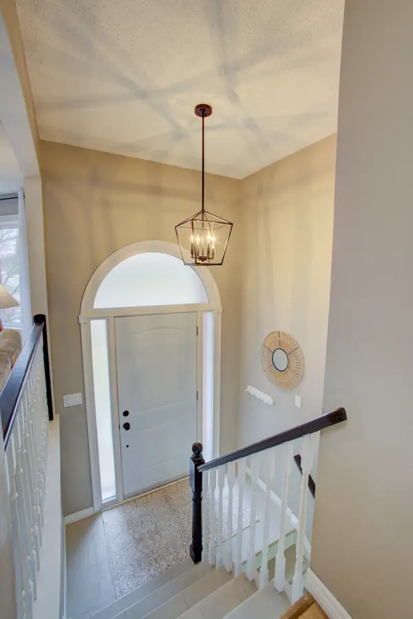 11 Bonniewood DR, Mapleton, ON N0G 1P0